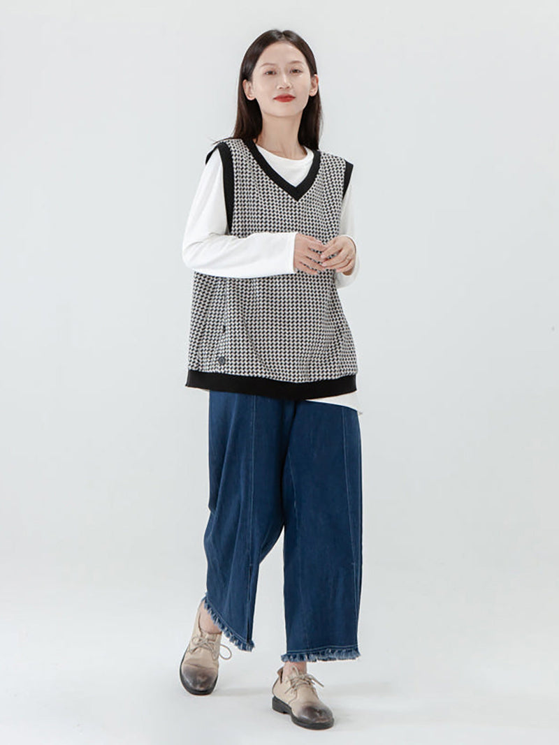- Plaid Knitted Vest Pullover Sweater