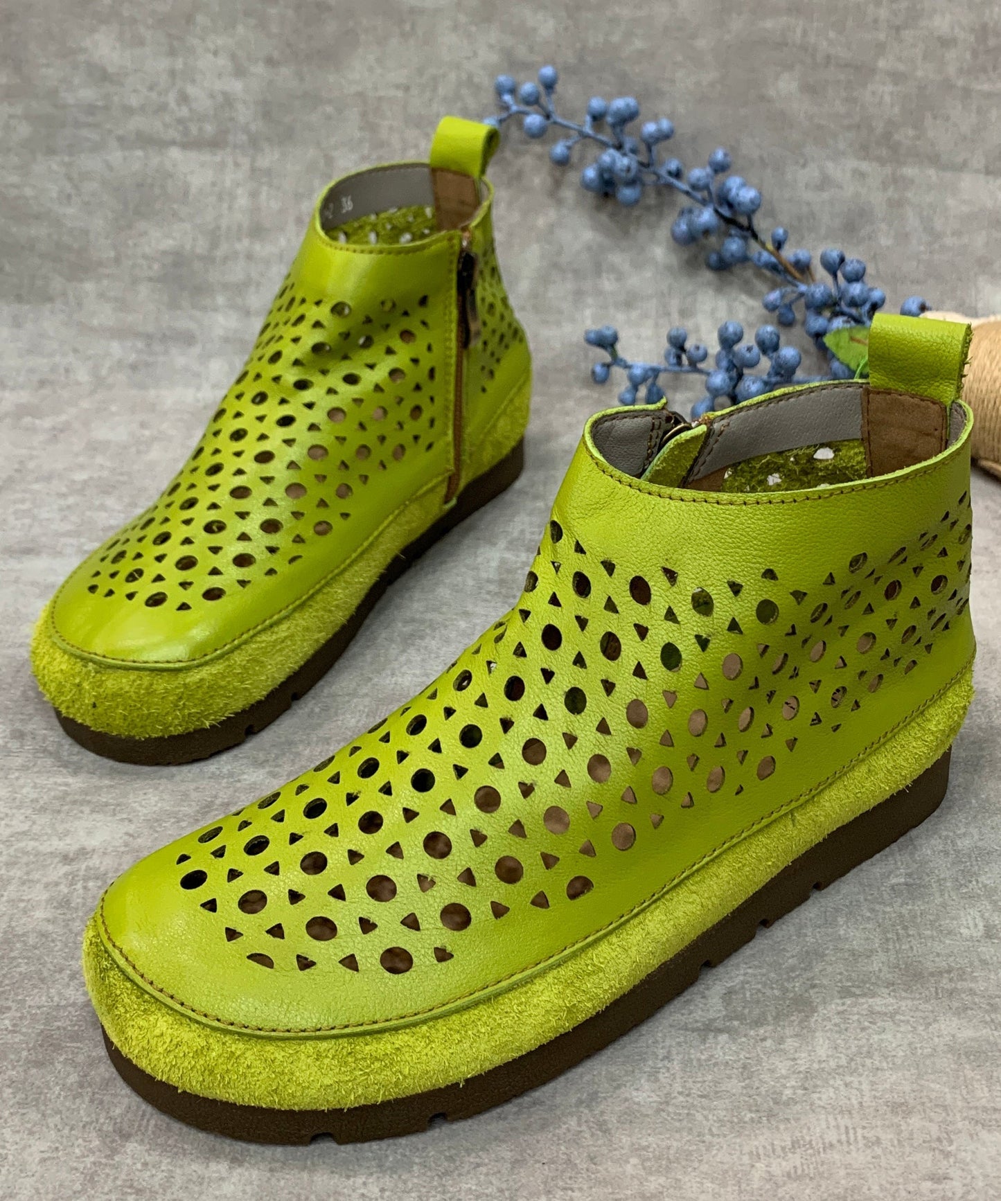 New Green Hollow Out Genuine Leather Shoes for Flats