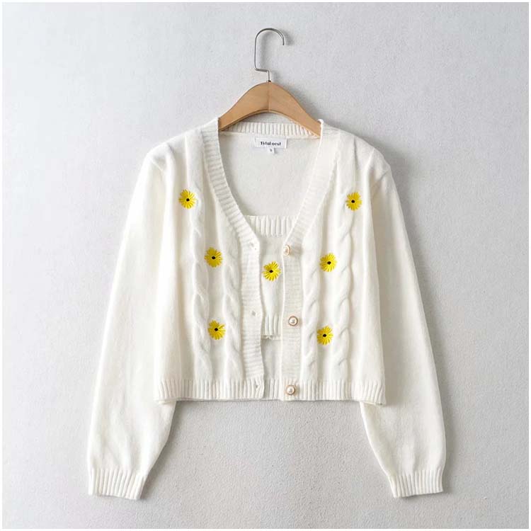 Flower Embroidery Short Loose Cardigan Top Coat 7212