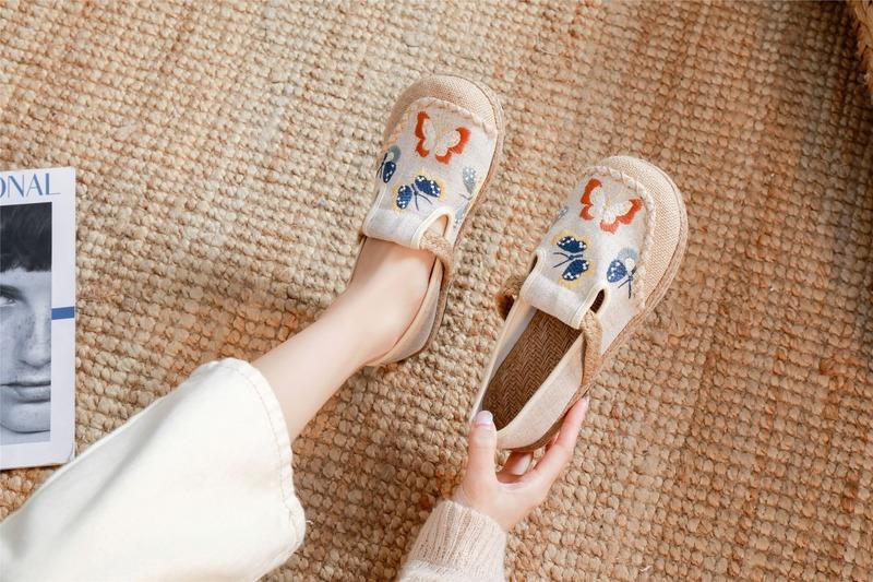 New Butterfly Embroidered Cloth Shoes With Fresh Shallow