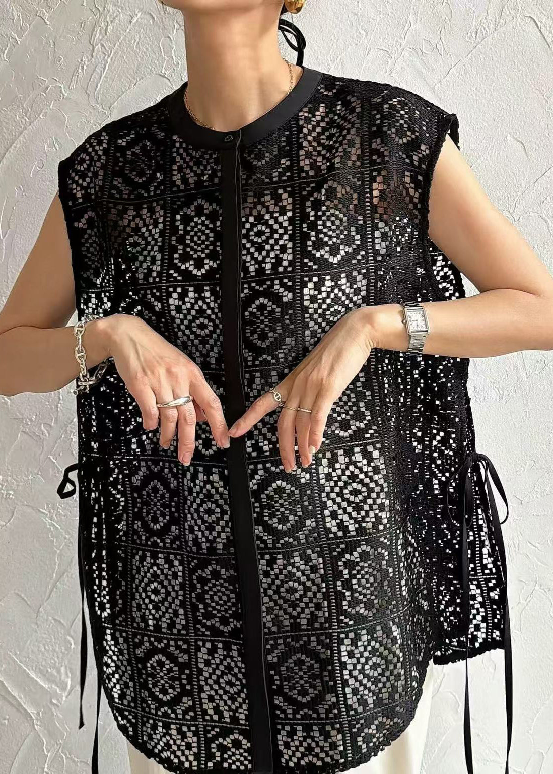 Black Oversized Hollow Out Lace Tops Sleeveless