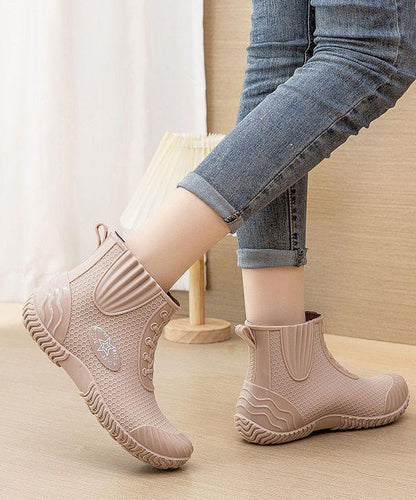 Soft and Fashionable Anti Slip Water Shoes for External Wear