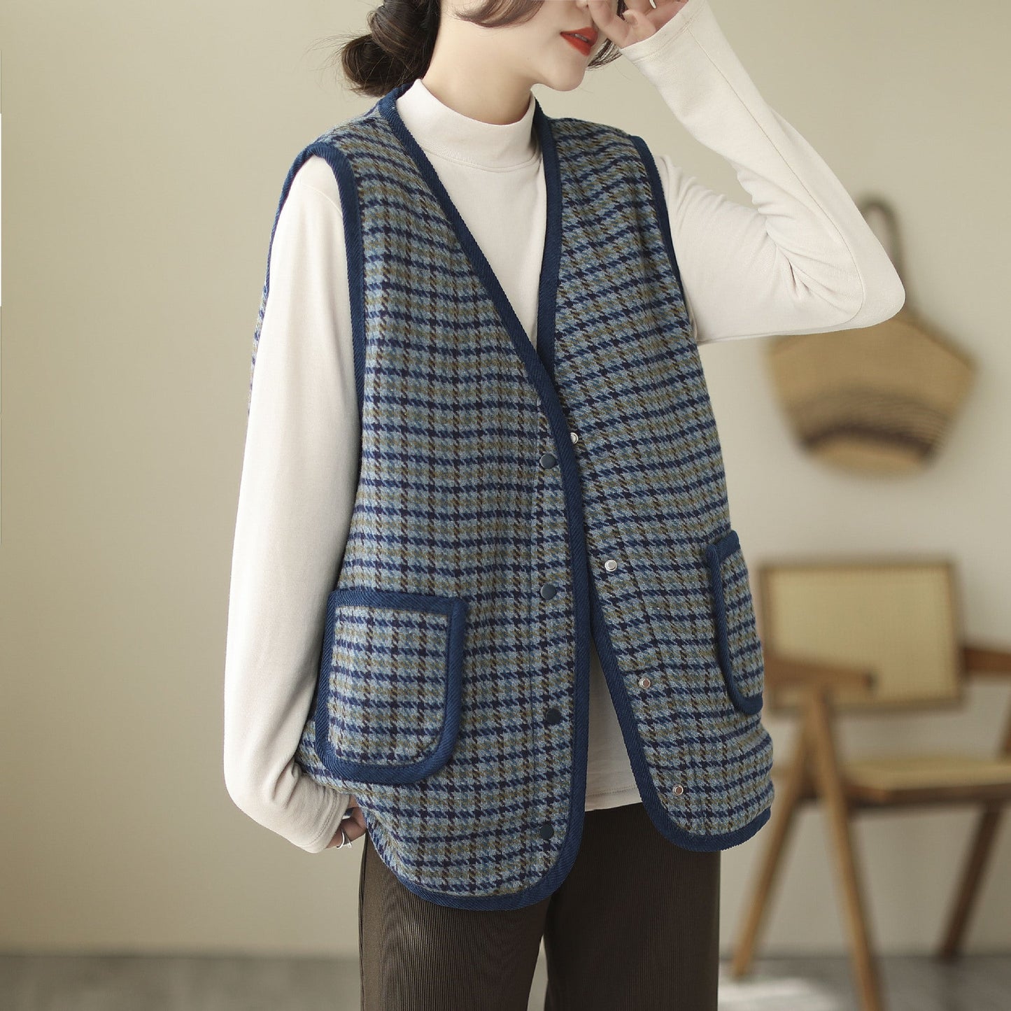 Literary Retro V-neck Plaid Vest