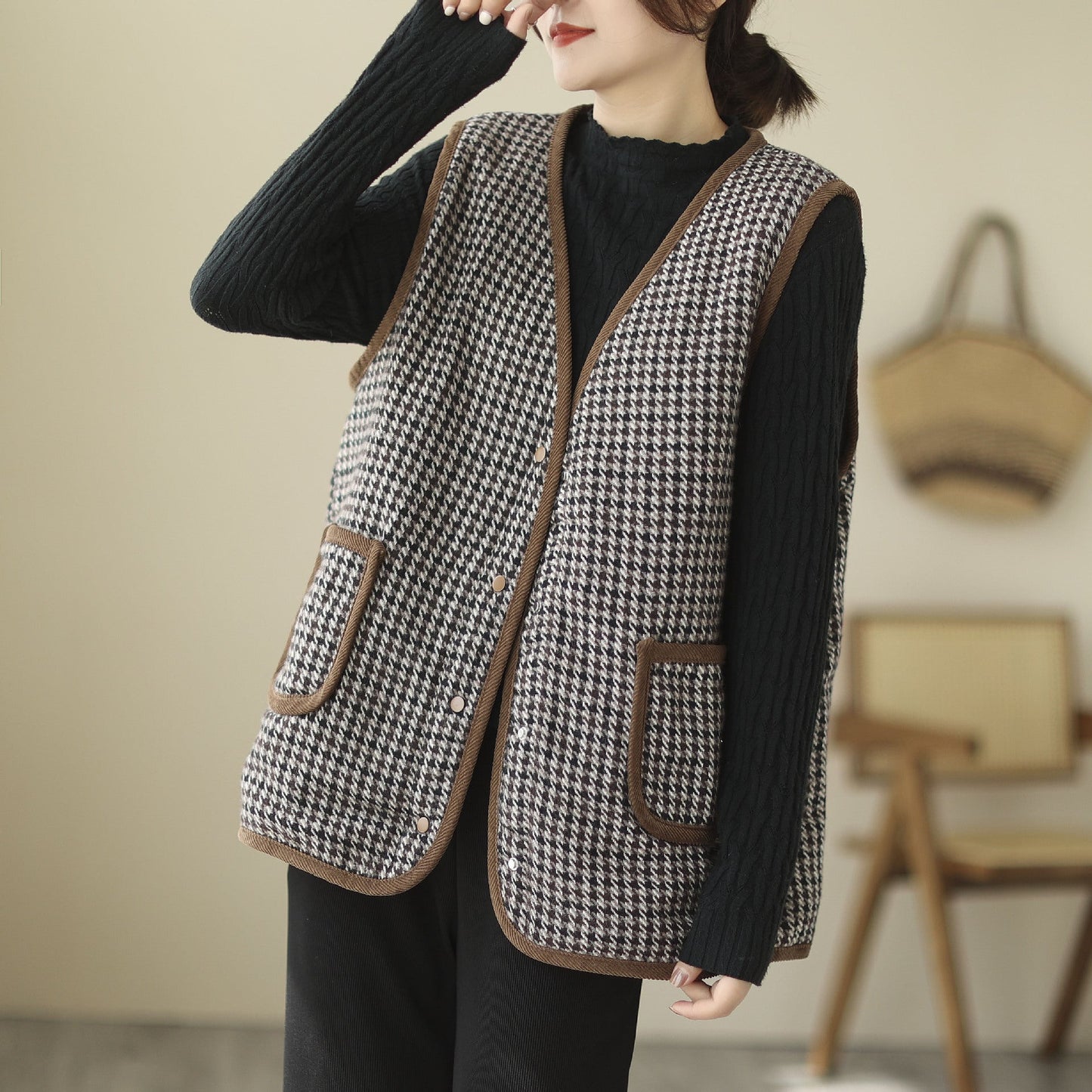 Literary Retro V-neck Plaid Vest