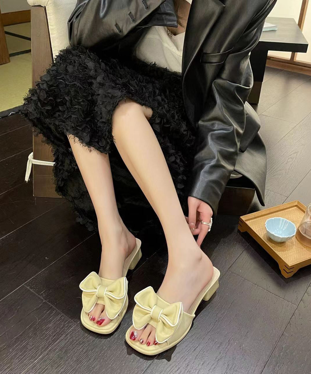 Light Yellow Chunky Faux Leather Splicing Bow Slide Sandals