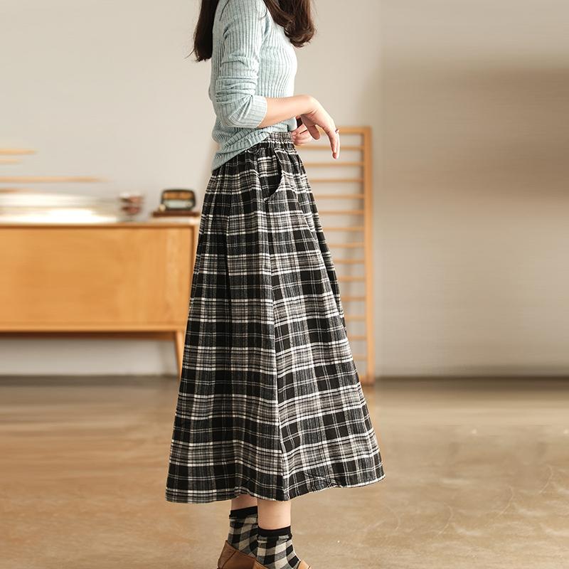 Plaid Pocket A-line Elastic Waist Skirt