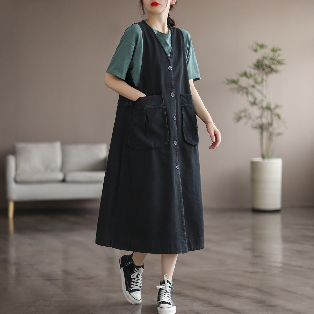 Mid Length Sleeveless Large Pocket V-neck Dress