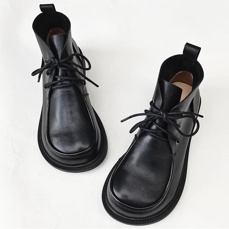 Elegant, comfortable, and supportive summer shoes