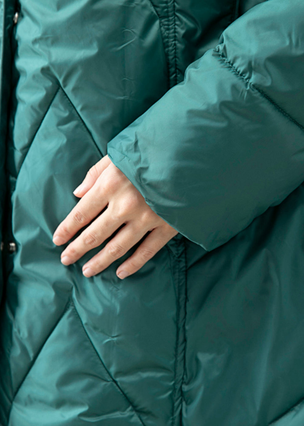 Blackish Green Hooded Pockets Fine Cotton Filled Jacket in Winter