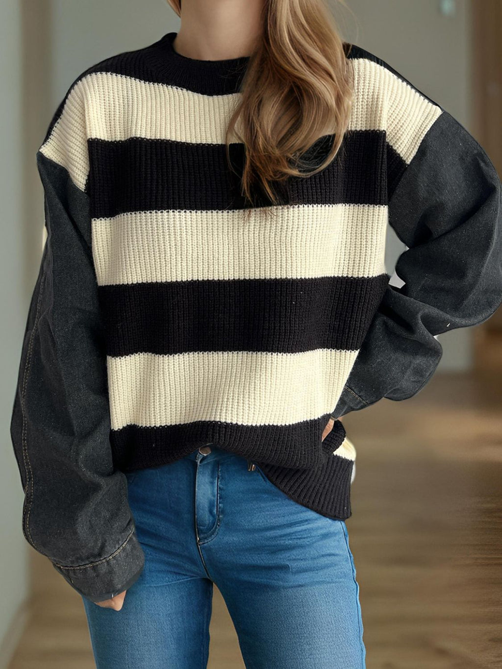 Johana® | Contrasting long-sleeved sweater with a crew neck